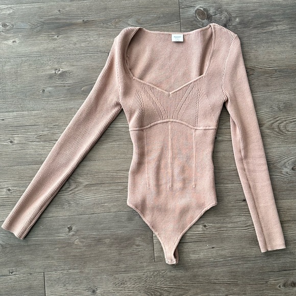 Abercrombie & Fitch Sweaters - Abercrombie Sweater Bodysuit Tan - Size Small